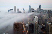 再高一点，芝加哥的云和雾就尽收眼底了