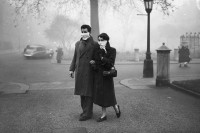 雾锁伦敦，透过黑白照片展现上世纪的「雾霾」之城