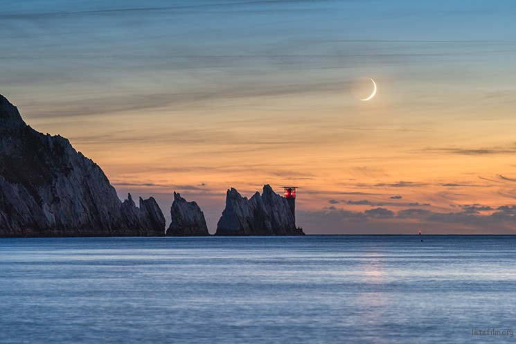 Crescent Moon over the Needles © Ainsley Bennett (UK)