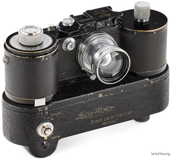 Leica 250 GG Reporter +  Leica-Motor M00EV | 图片来源：Leitz Photographica 拍卖会