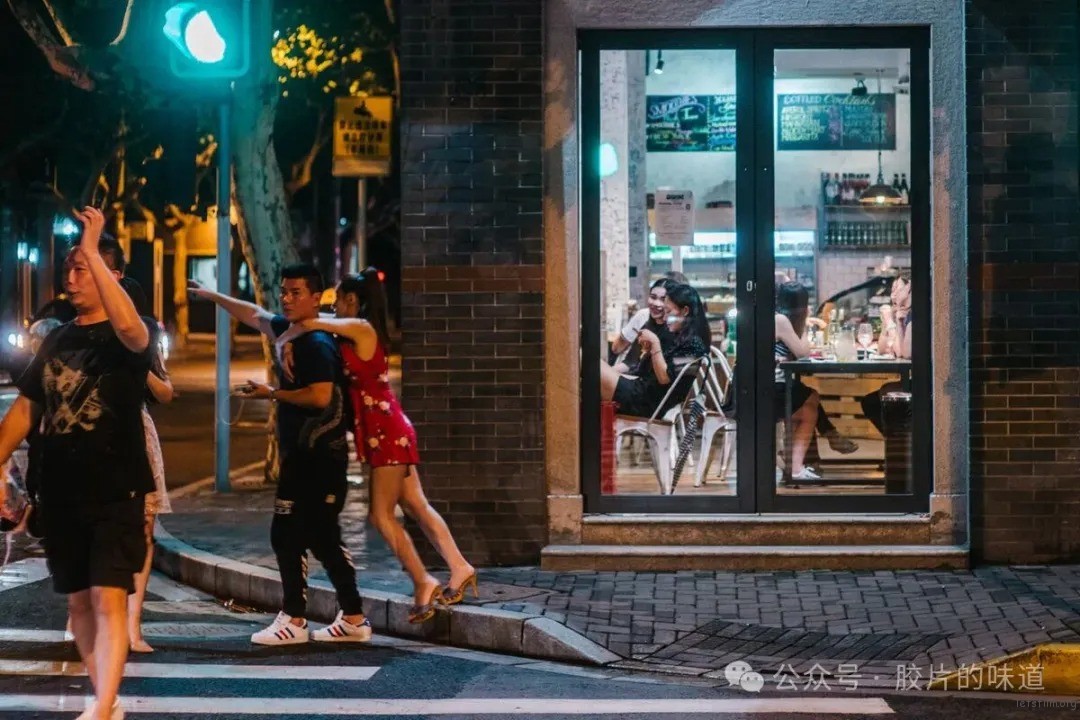 「不好看」的街头摄影 | 胶片的味道 1