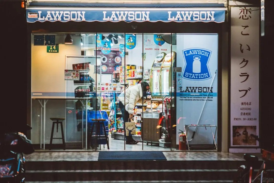 对很多人来说,这里才是他们的深夜食堂 | 胶片的味道 4