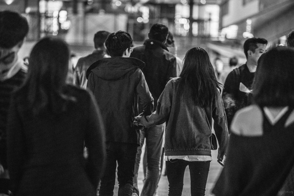 在距离他们 1 米的地方,我偷走了爱情唯一的证据 | 胶片的味道 图片2