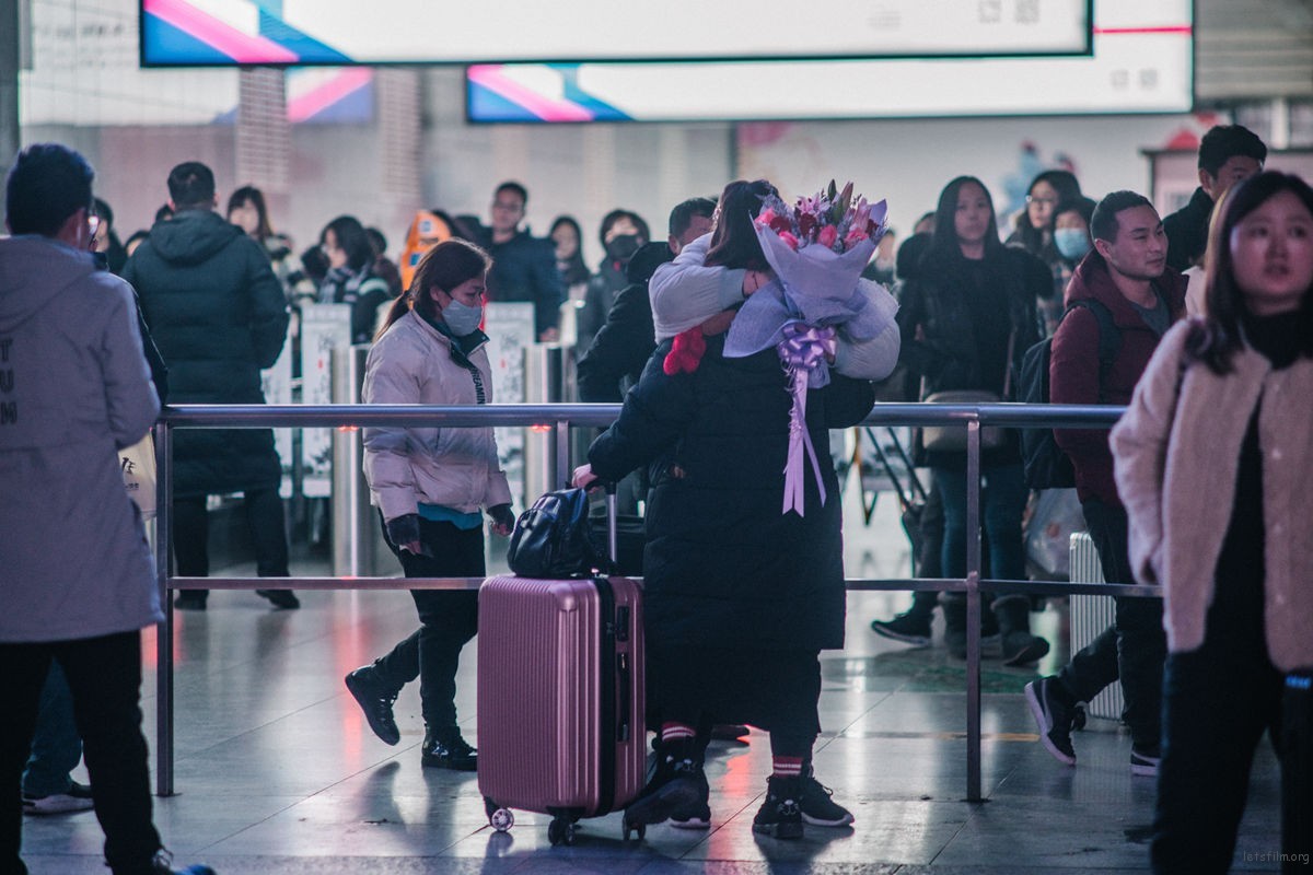 安检口的外面是我们,里面是故乡 | 胶片的味道 图片 4