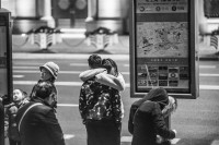 城市不会记住任何一个拥抱