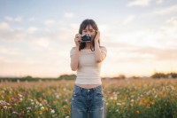 胶片摄影入门指南:旁轴系统 (Rangefinder) 详解:视差里的观察哲学 胶片摄影入门指南:旁轴系统 (Rangefinder) 详解:视差里的观察哲学