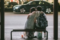 在别人的故事里，练习遗忘自己