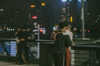 你爱上的从来不是清晰的人,而是一团恰到好处的散景 你爱上的从来不是清晰的人,而是一团恰到好处的散景